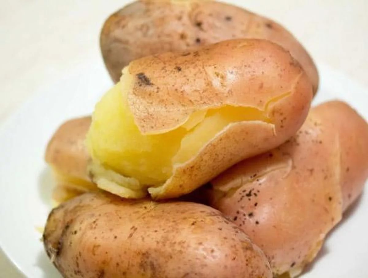 Картофель пищевая ценность содержание в 100 г белки жиры углеводы витамины
