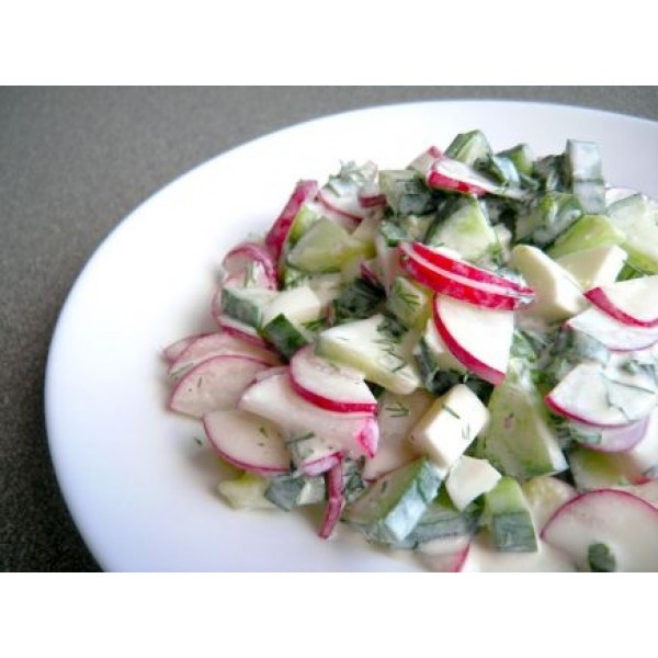 Какую имеет калорийность салат из огурцов и помидоров?