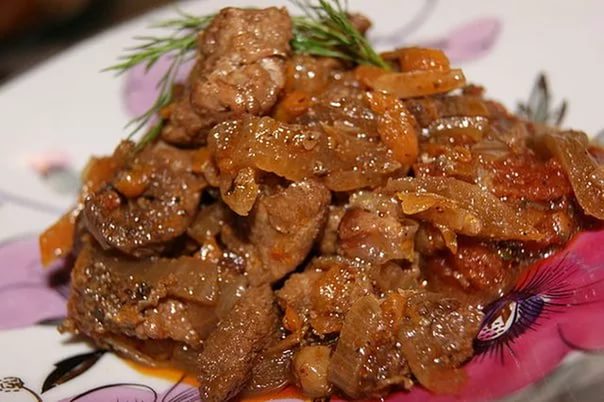Говядина отборная, мякоть верхней части бедра, постное мясо, тушеная
