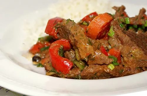 Говядина отборная, мякоть верхней части бедра, мясо с жиром убранным до уровня 1/8", тушеная