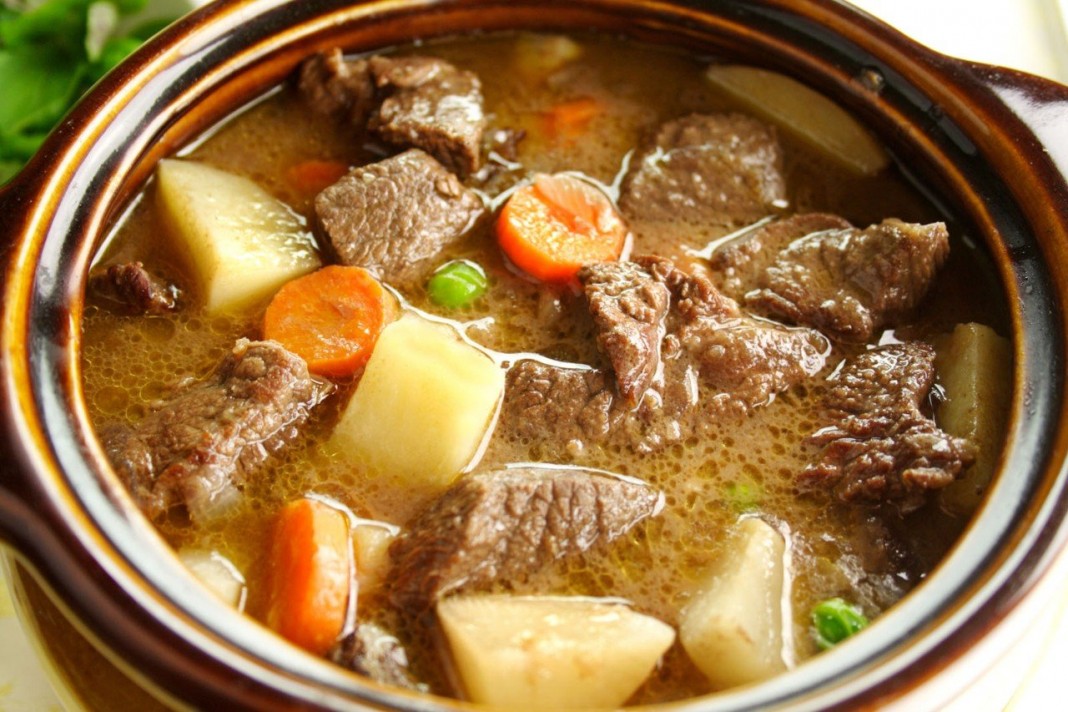 Говядина отборная, мякоть нижней части бедра, постное мясо, тушеная