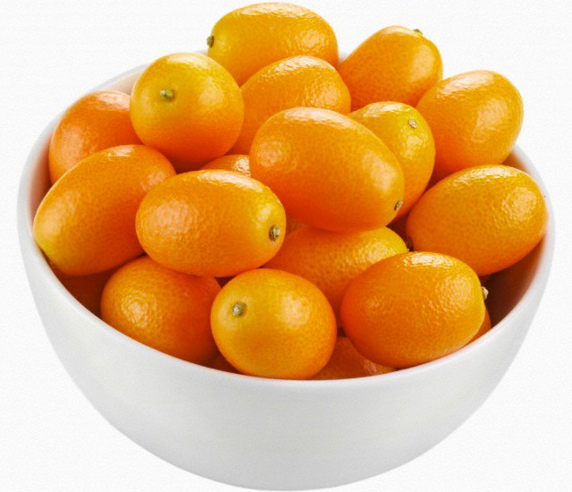 Кумкват в москве. Кумкват апельсин. Фрукт цитрус кумкват. Лимон апельсин кумкват. Кумкват золотой апельсин.